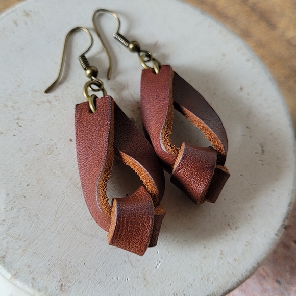 Jewelry - 💚10 for $10💚 or free with any purchase over $10. Bundle and save